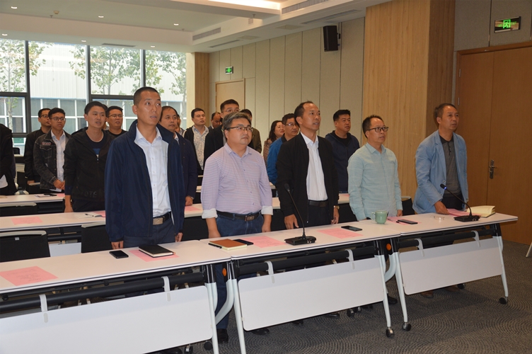 全体起立齐唱国歌_副本.jpg 全体起立齐唱国歌_副本.jpg